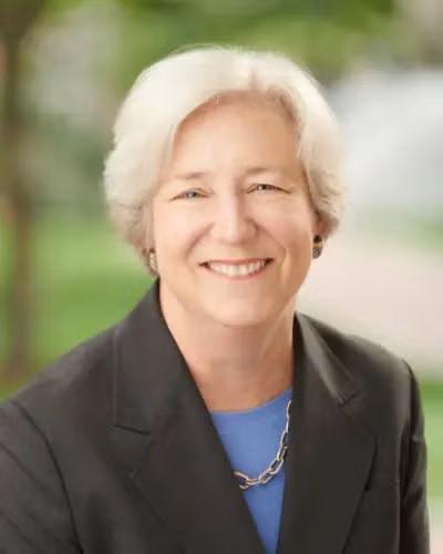 Sally Bachman Headshot